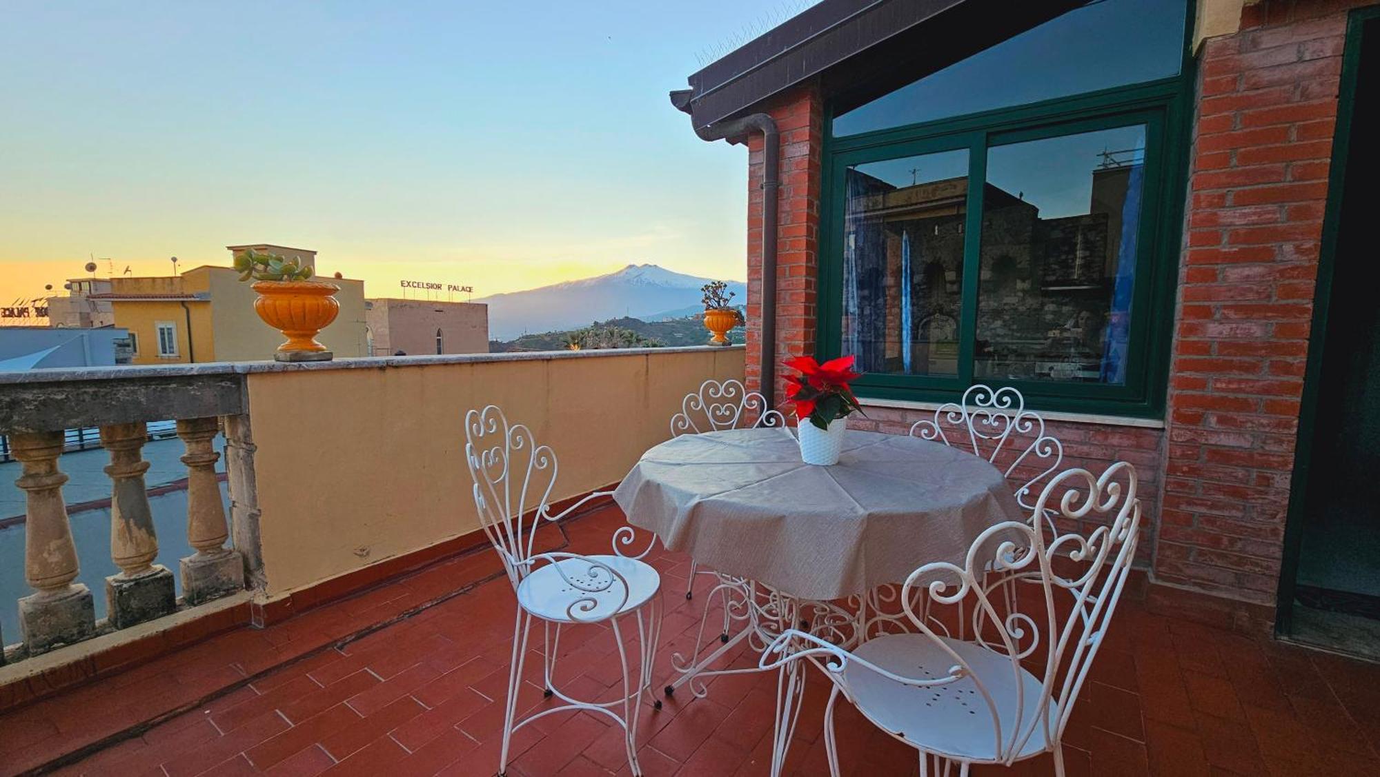 Casa Rando Mary'S House Apartment Taormina Bagian luar foto